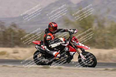 media/Dec-01-2025-Moto Forza (Mon) [[2daa91e15f]]/3-Beginner Group/Session 2 (Turn 7 Inside Pans)/